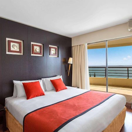 Ramada Hotel & Suites By Wyndham Noumea Exterior photo