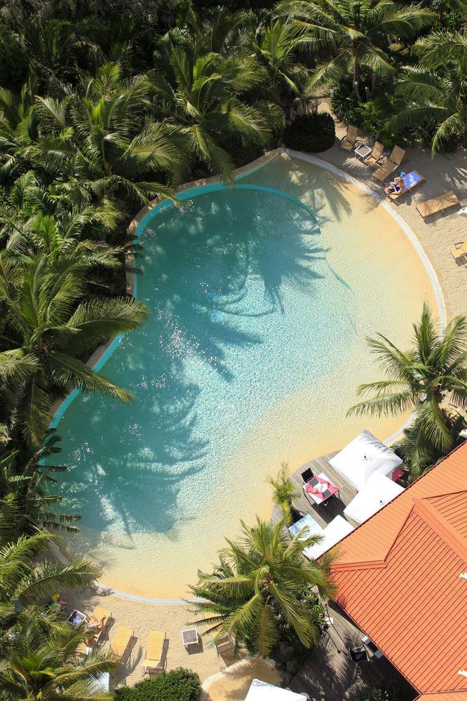 Ramada Hotel & Suites By Wyndham Noumea Exterior photo