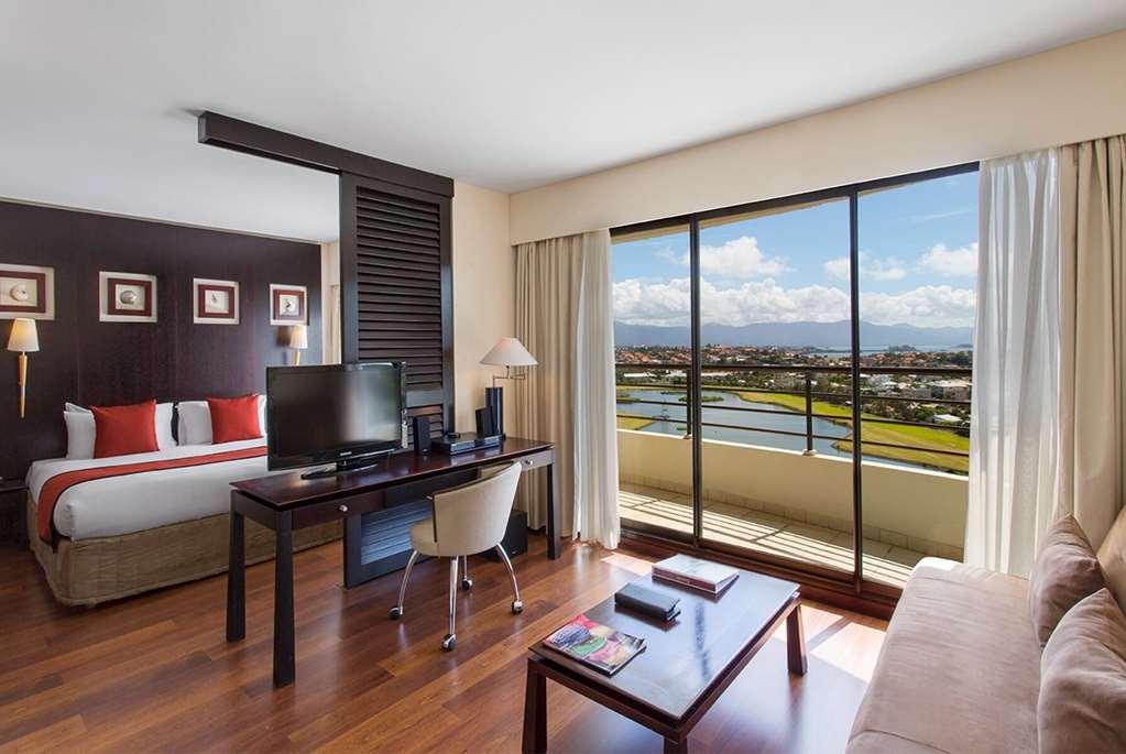 Ramada Hotel & Suites By Wyndham Noumea Room photo