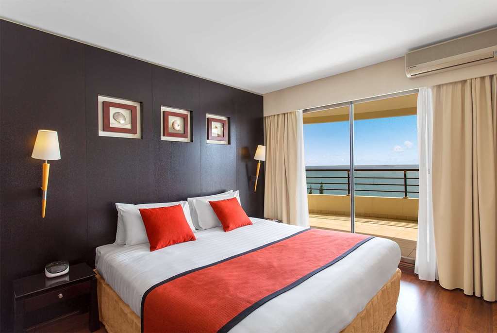 Ramada Hotel & Suites By Wyndham Noumea Exterior photo