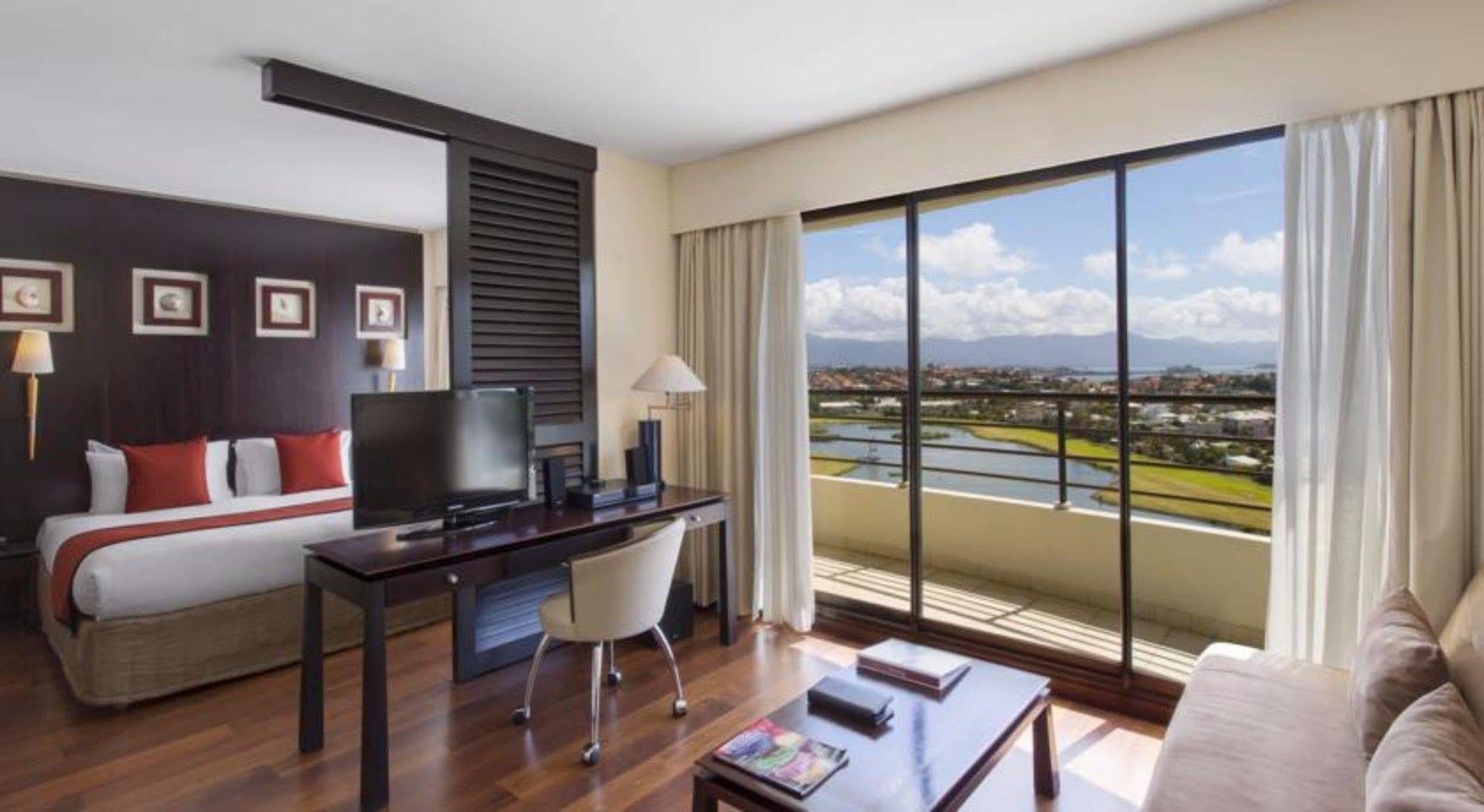Ramada Hotel & Suites By Wyndham Noumea Exterior photo